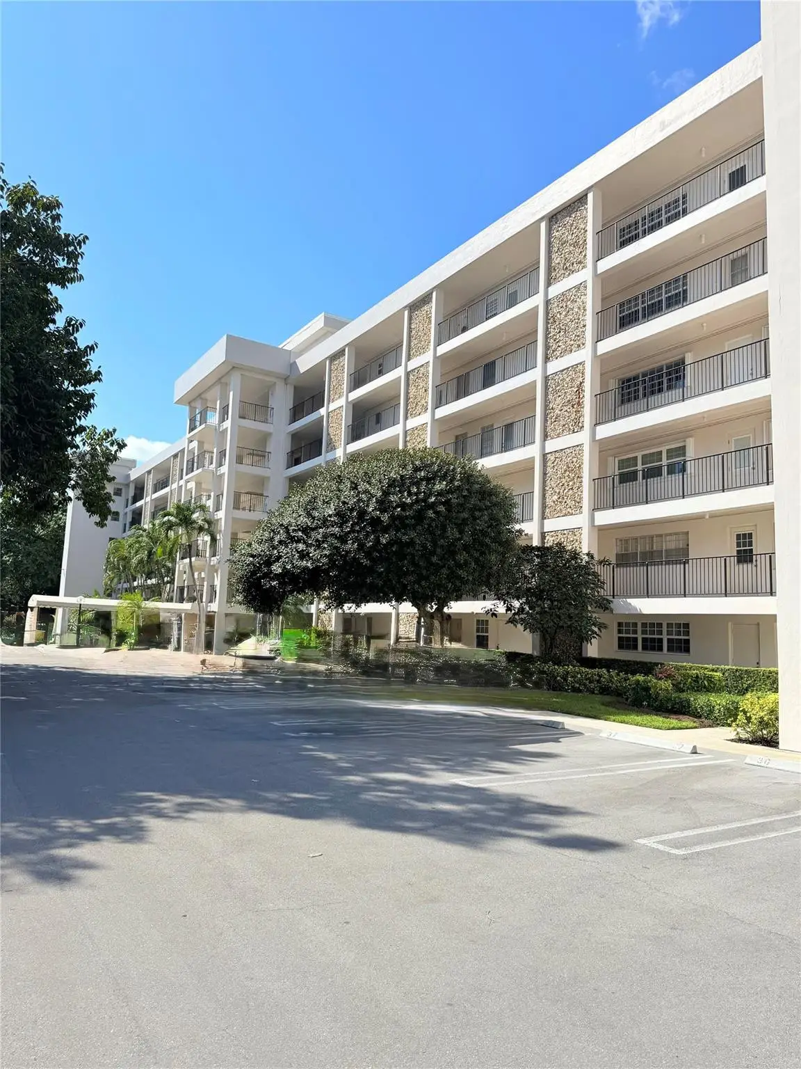 2801 N Palm Aire Drive #604, Pompano Beach, FL 33069 - #1