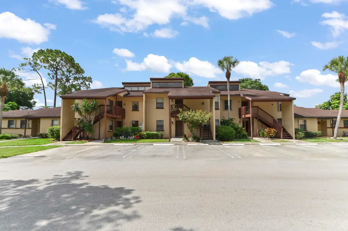 105 Lakeview Drive E, Royal Palm Beach, FL 33411 - #1