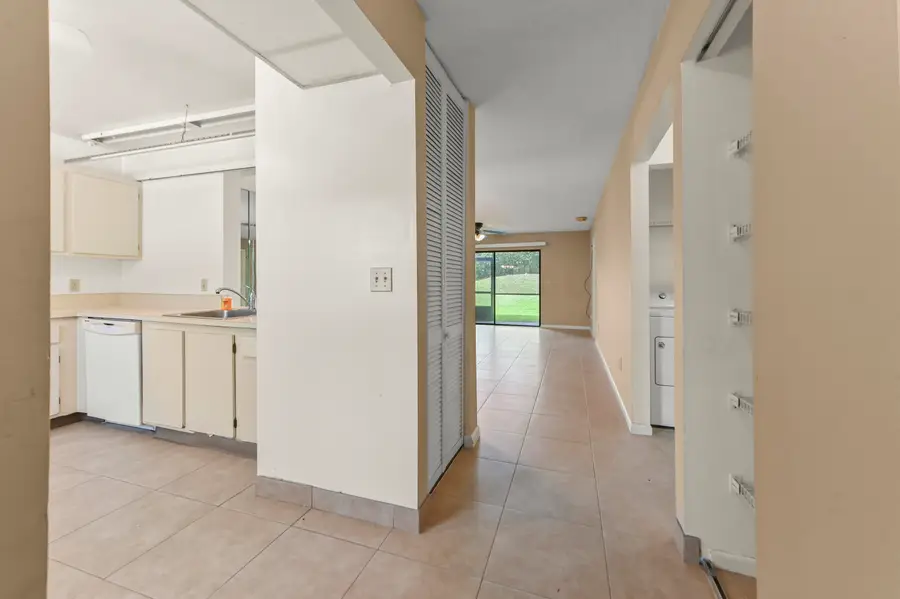 105 Lakeview Drive E, Royal Palm Beach, FL 33411 - #3