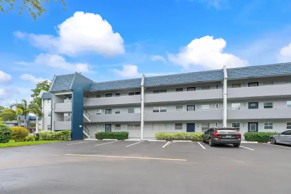 7837 Golf Circle Drive #212, Margate, FL 33063