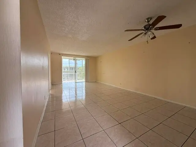 6005 Del Lago Circle, Sunrise, FL 33313 - #3