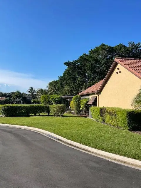 18 Ironwood Way N, Palm Beach Gardens, FL 33418 - #1