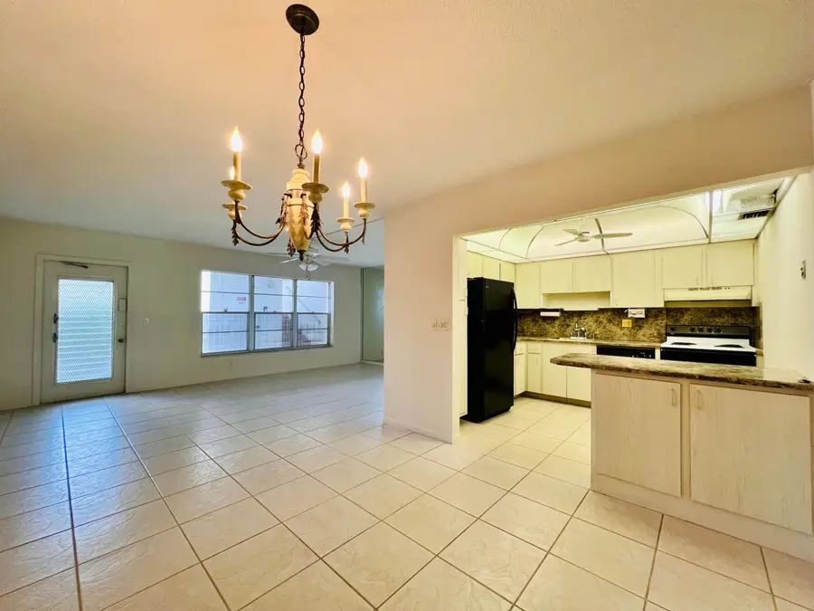 107 Wellington D, West Palm Beach, FL 33417 - #3