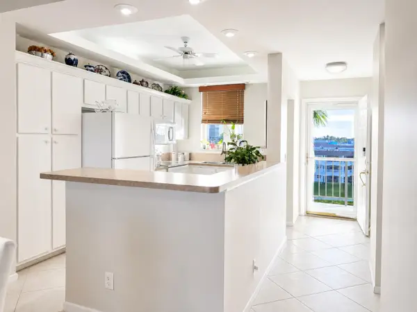 100 Paradise Harbour Boulevard #506, North Palm Beach, FL 33408