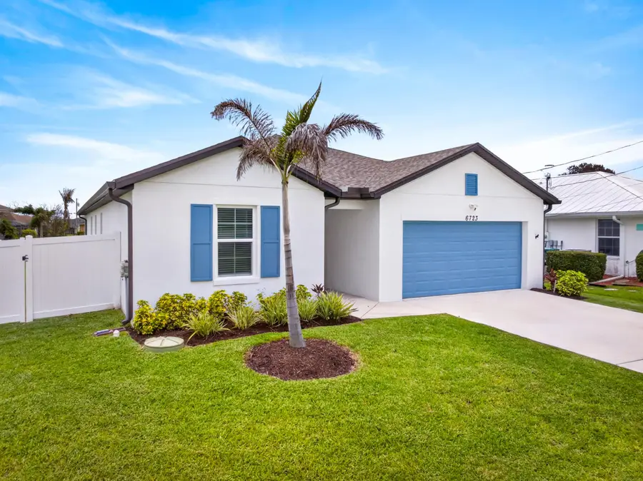 6723 NW Dorothy Street, Port Saint Lucie, FL 34983 - #2
