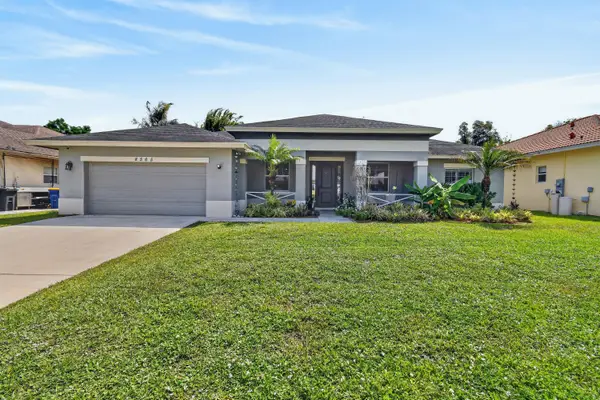 8565 SE Pinehaven Avenue, Hobe Sound, FL 33455