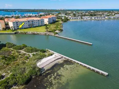 4 Harbour Isle Drive E #106, Fort Pierce, FL 34949