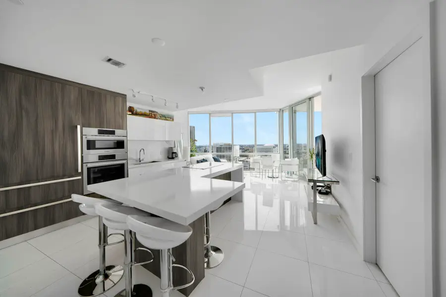 851 NE 1st Avenue #2410, Miami, FL 33132 - #3