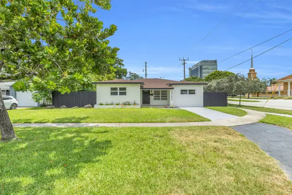 3262 Pierce Street, Hollywood, FL 33021