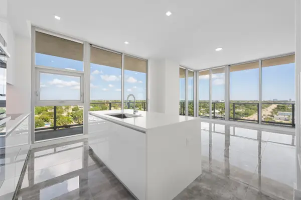 220 Lake Shore Drive #923, Lake Park, FL 33403