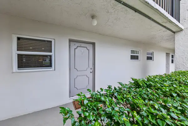9420 Poinciana Place #108, Davie, FL 33324