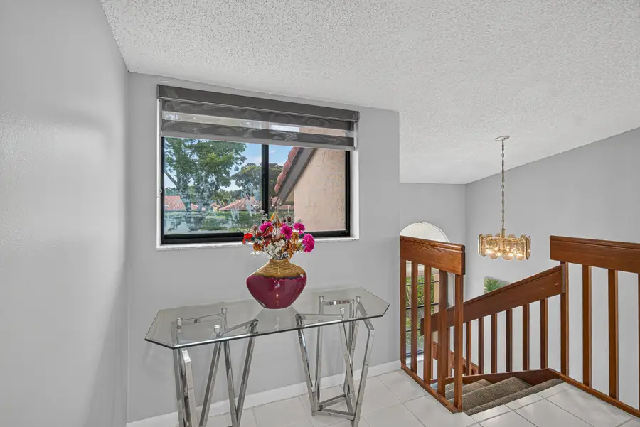 10223 N Circle Lake Drive #201, Boynton Beach, FL 33437 - #2
