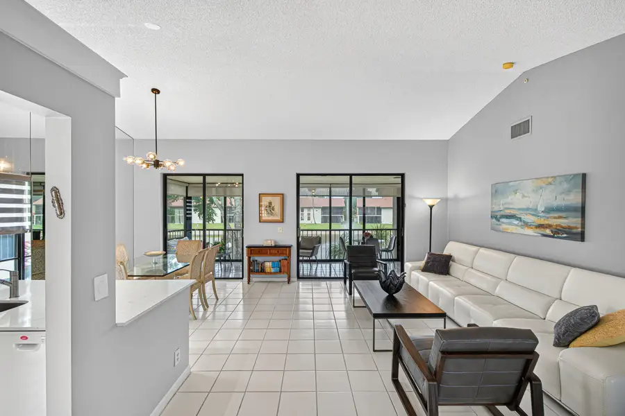 10223 N Circle Lake Drive #201, Boynton Beach, FL 33437 - #3