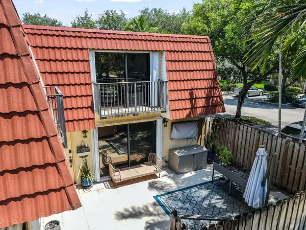 725 NW 99th Circle, Plantation, FL 33324