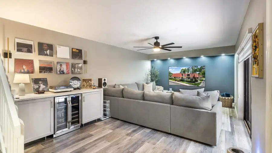 725 NW 99th Circle, Plantation, FL 33324 - #2