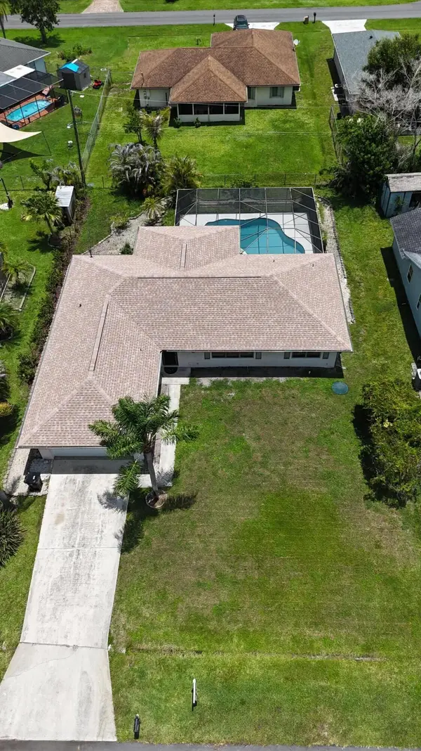 1217 SE Nancy Lane, Port St Lucie, FL 34983