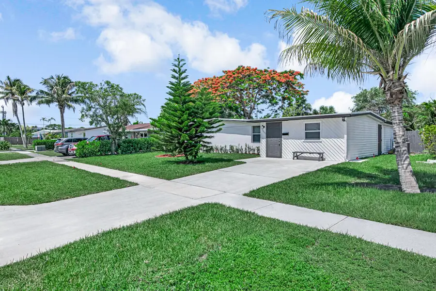 12063 Acapulco Avenue, Palm Beach Gardens, FL 33410 - #2