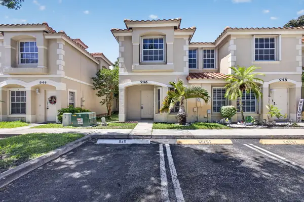 946 Summit Lake Drive, West Palm Beach, FL 33406
