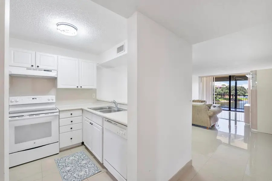5828 Coral Lake Drive, Margate, FL 33063 - #2