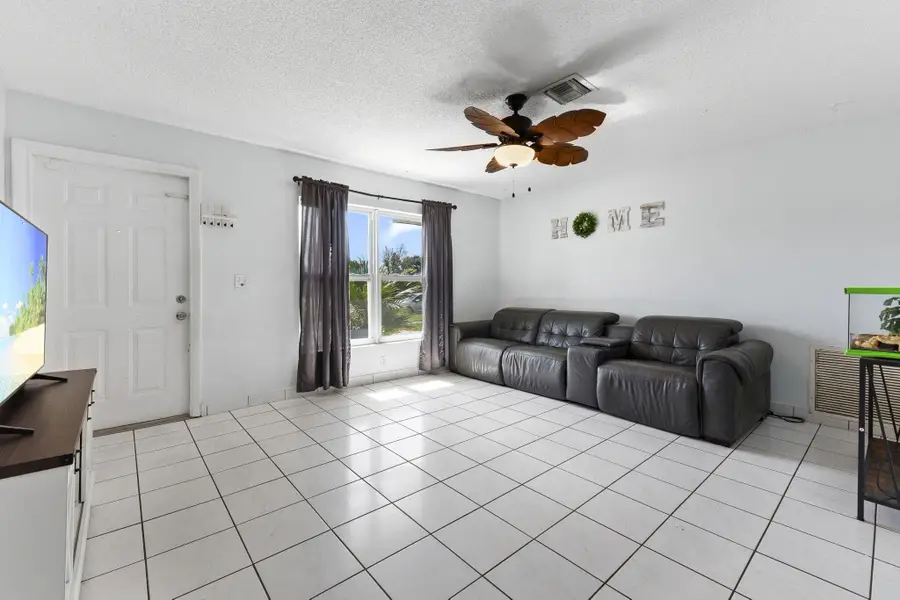 276 NE Summer Road, Port Saint Lucie, FL 34983 - #3
