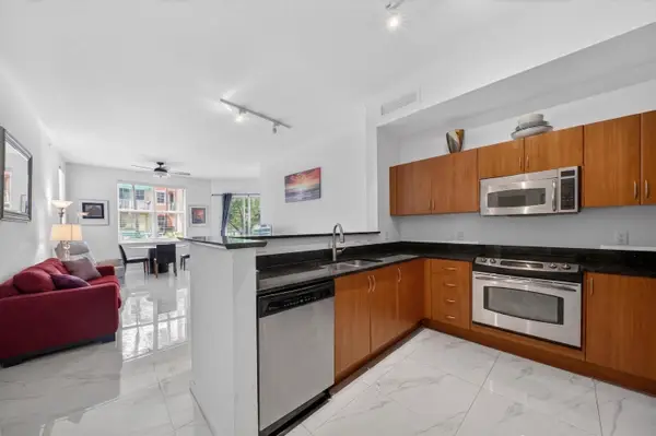 804 E Windward Way #111, Lantana, FL 33462