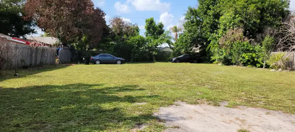 702 SW Colleen Avenue, Port St Lucie, FL 34983