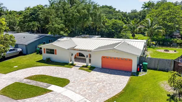 5411 SW 94th Avenue, Cooper City, FL 33328