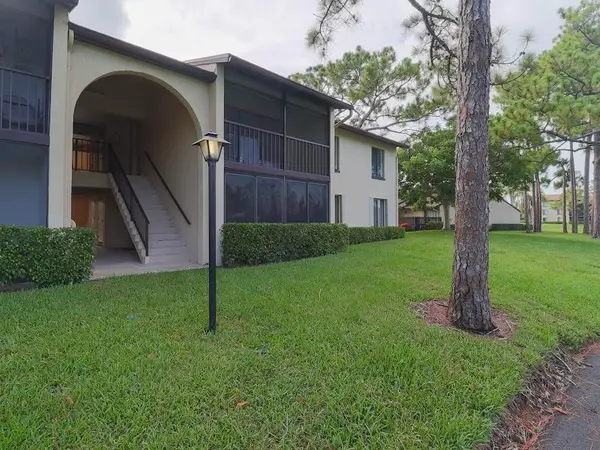 614 Sea Pine Way #H2, Greenacres, FL 33415