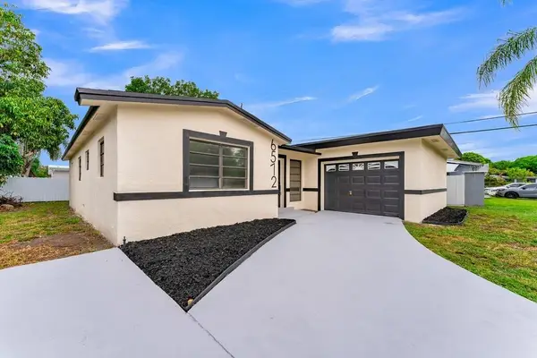 6572 Pierce Street, Hollywood, FL 33024