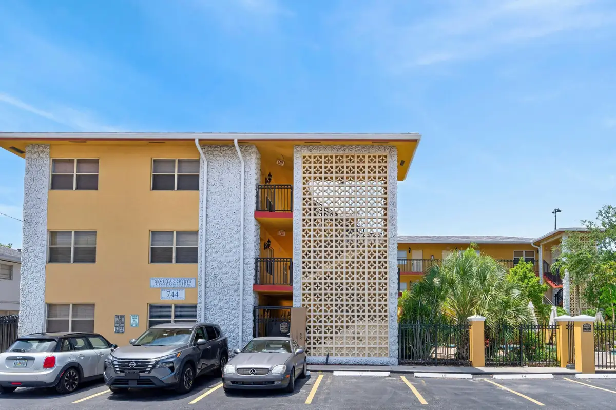 744 NE 14th Avenue #21, Fort Lauderdale, FL 33304 - #1