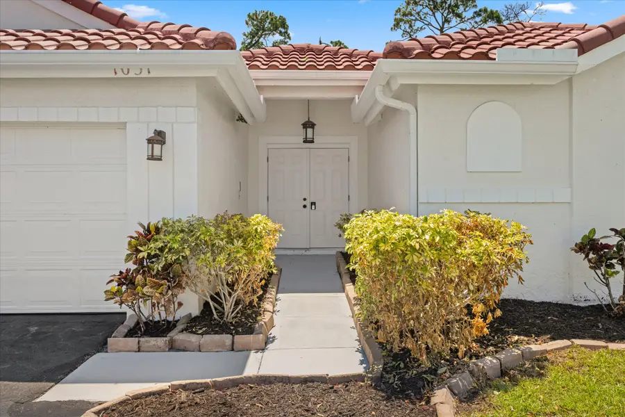 1051 New Parkview Place, Haverhill, FL 33417 - #2