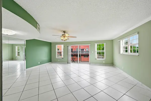 670 Tennis Club Drive #312, Fort Lauderdale, FL 33311