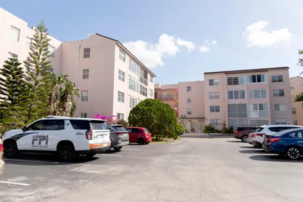 2851 Somerset Drive #116, Lauderdale Lakes, FL 33311
