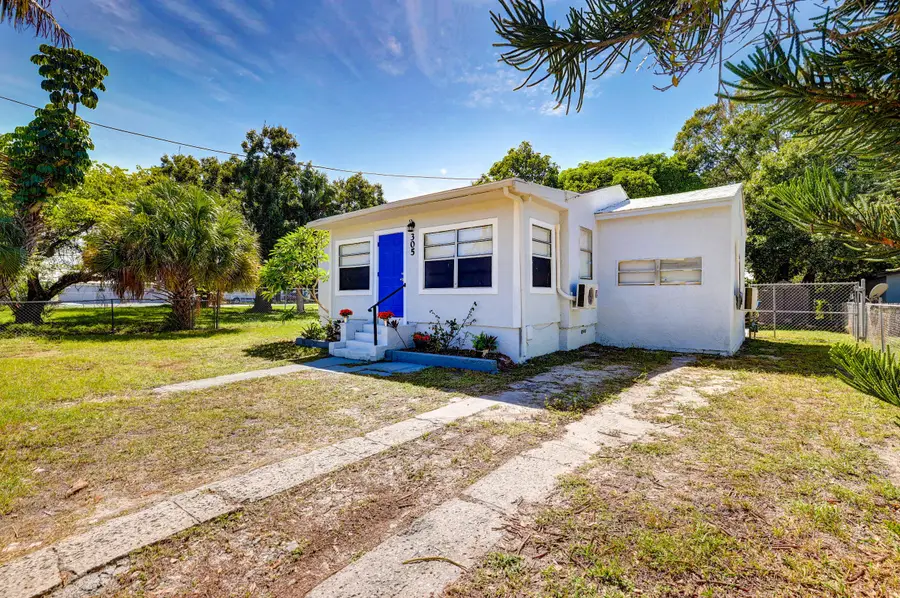 305 N 13th Street, Fort Pierce, FL 34950 - #2