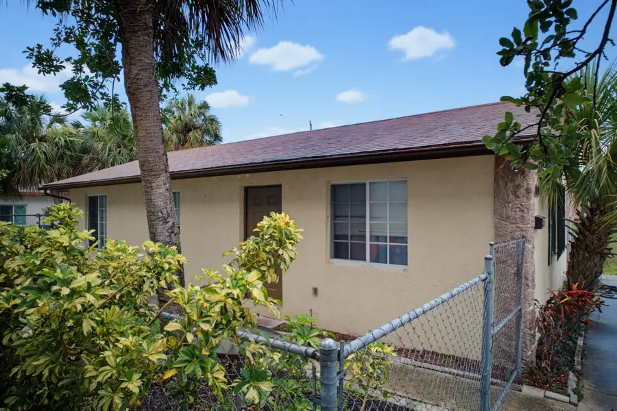 1525 W 17th Street, Riviera Beach, FL 33404 - #2