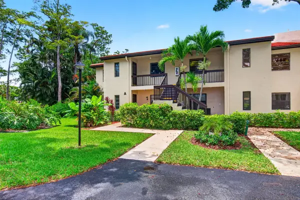 8460 Casa Del Lago, Boca Raton, FL 33433