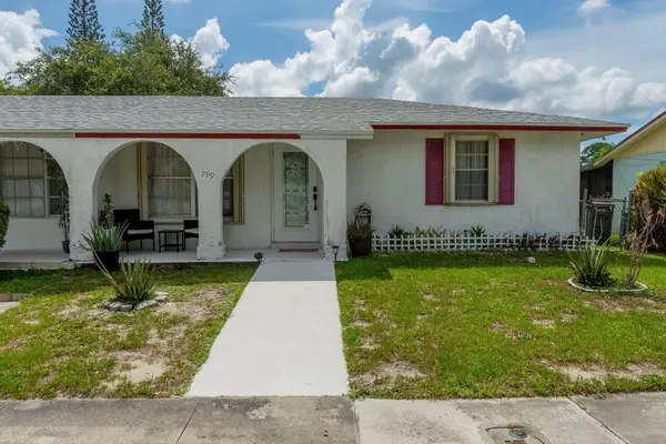 799 Ilene Road E, West Palm Beach, FL 33415