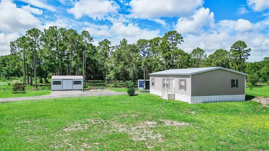 220 N Sendero Street, Clewiston, FL 33440 - #3