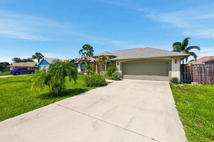 3881 SW Janiga Street, Port Saint Lucie, FL 34953 - #3