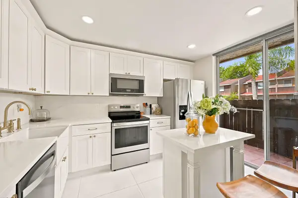 1227 Sussex Drive #1, North Lauderdale, FL 33068