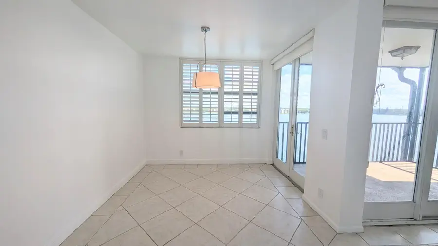 105 Lake Emerald #810, Oakland Park, FL 33309 - #3