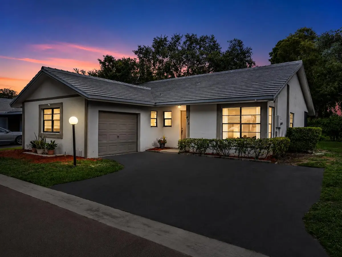 425 Shadow Wood Lane, Coral Springs, FL 33071 - #1