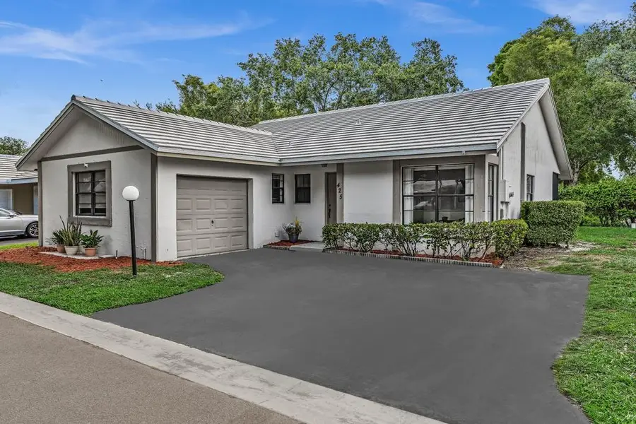 425 Shadow Wood Lane, Coral Springs, FL 33071 - #2