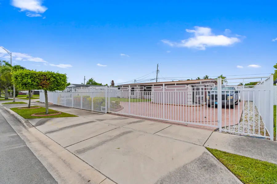 6160 W 14th Avenue, Hialeah, FL 33012 - #2