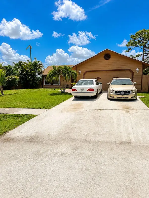5202 El Claro Circle, West Palm Beach, FL 33415