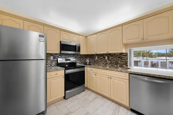 483 N Pine Island Road #C304, Plantation, FL 33324