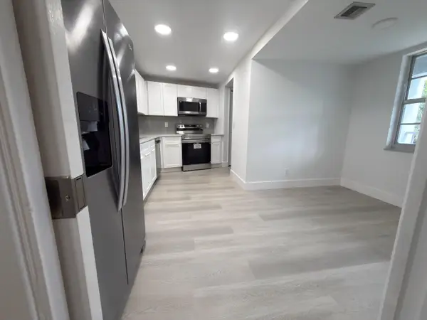 625 Oaks Drive #305, Pompano Beach, FL 33069