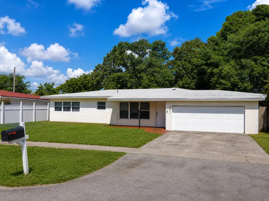 557 W Dayton Circle, Fort Lauderdale, FL 33312 - #2