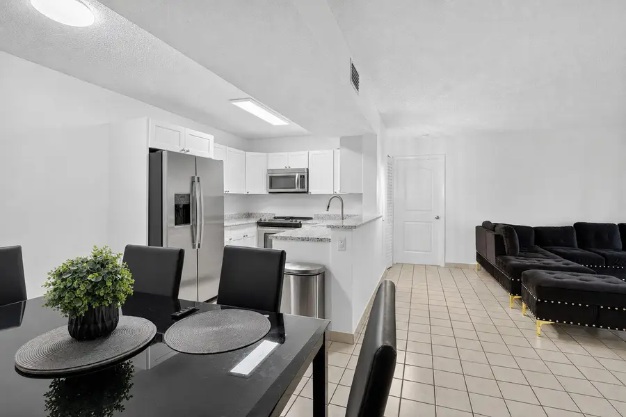 300 Palm Circle W #106, Pembroke Pines, FL 33025 - #3