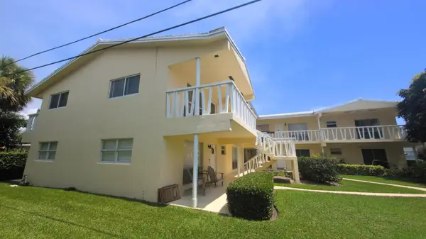 2755 NE 28th Avenue #F1, Lighthouse Point, FL 33064